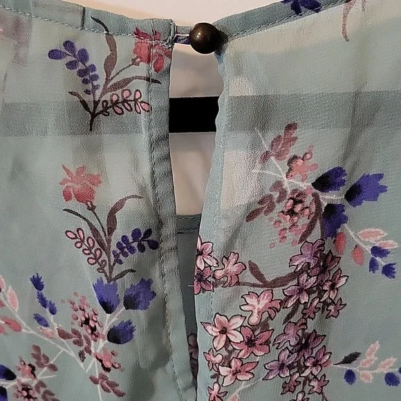 Arizona Jean Company Green Bell Sleeve Sheer Floral Blouse - Picture 6 of 8